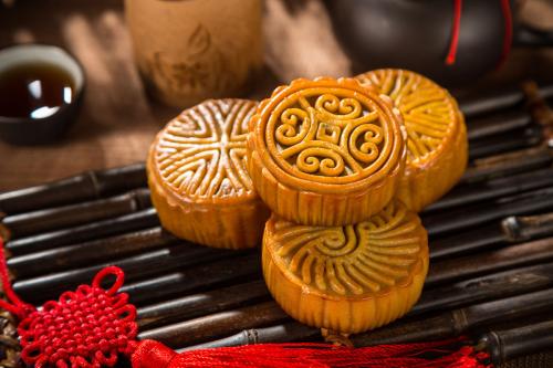 小学作文素材：赞美月饼好吃的句子，隔着屏幕都能闻见香甜!